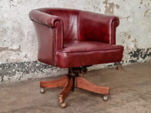 صندلی اداری قدیمی